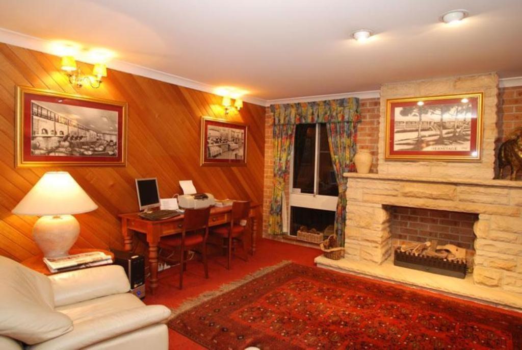 The Hermitage Motel - Campbelltown Exterior photo